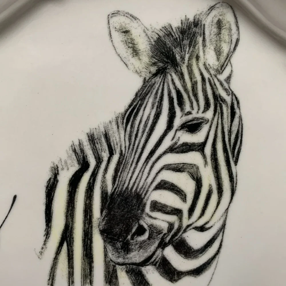 🦓 ZEBRA Very Rare Anthropologie Calligrapher Monogram Canape Plate Z La Zebra